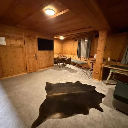 Fewo's Und Apartment's Blaues Haus Lägenhet Davos